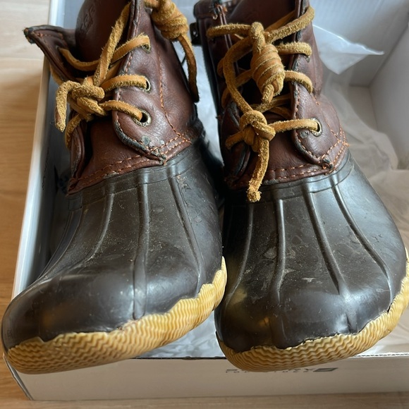 Girl’s SP-Saltwater boot from Sperry size 13 - Picture 7 of 9